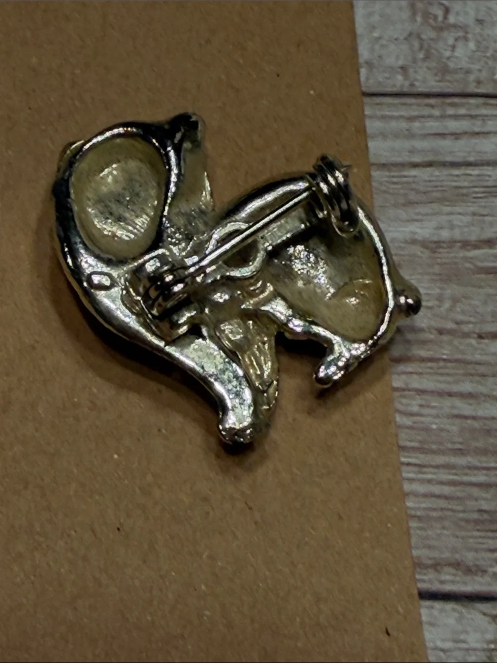 Gerry's pink enamel feline brooch
